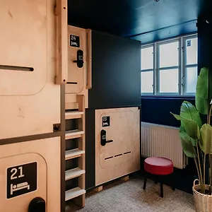  Albergue Capsule -