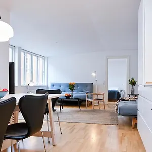  Apartment Sanders Tower - Dreamy Two-bedroom In Charming